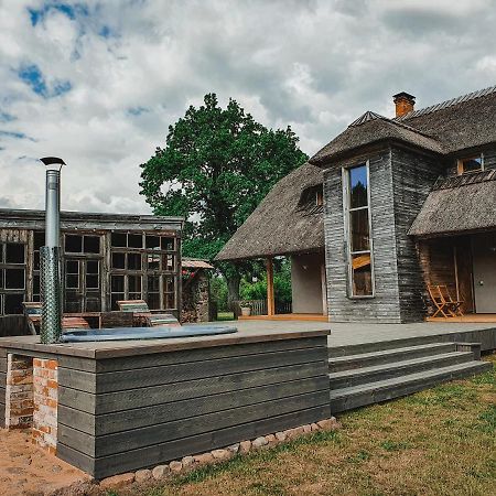 Pujalgi Villa Edole Bagian luar foto
